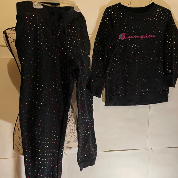 Champion sweatsuit stunningly cute buy from a veteran needs 5 dental implants - Picture 7 of 17